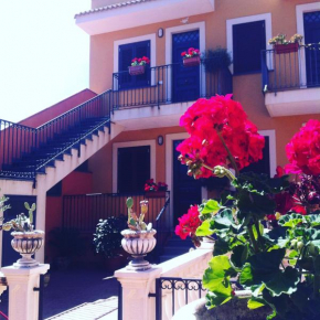 Отель  Adriana casa vacanze mare Etna Sicilia  Ачиреале